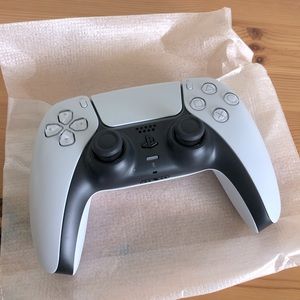 Brand New - DualSense Wireless Controller for PS5 - NWT - no charging cord